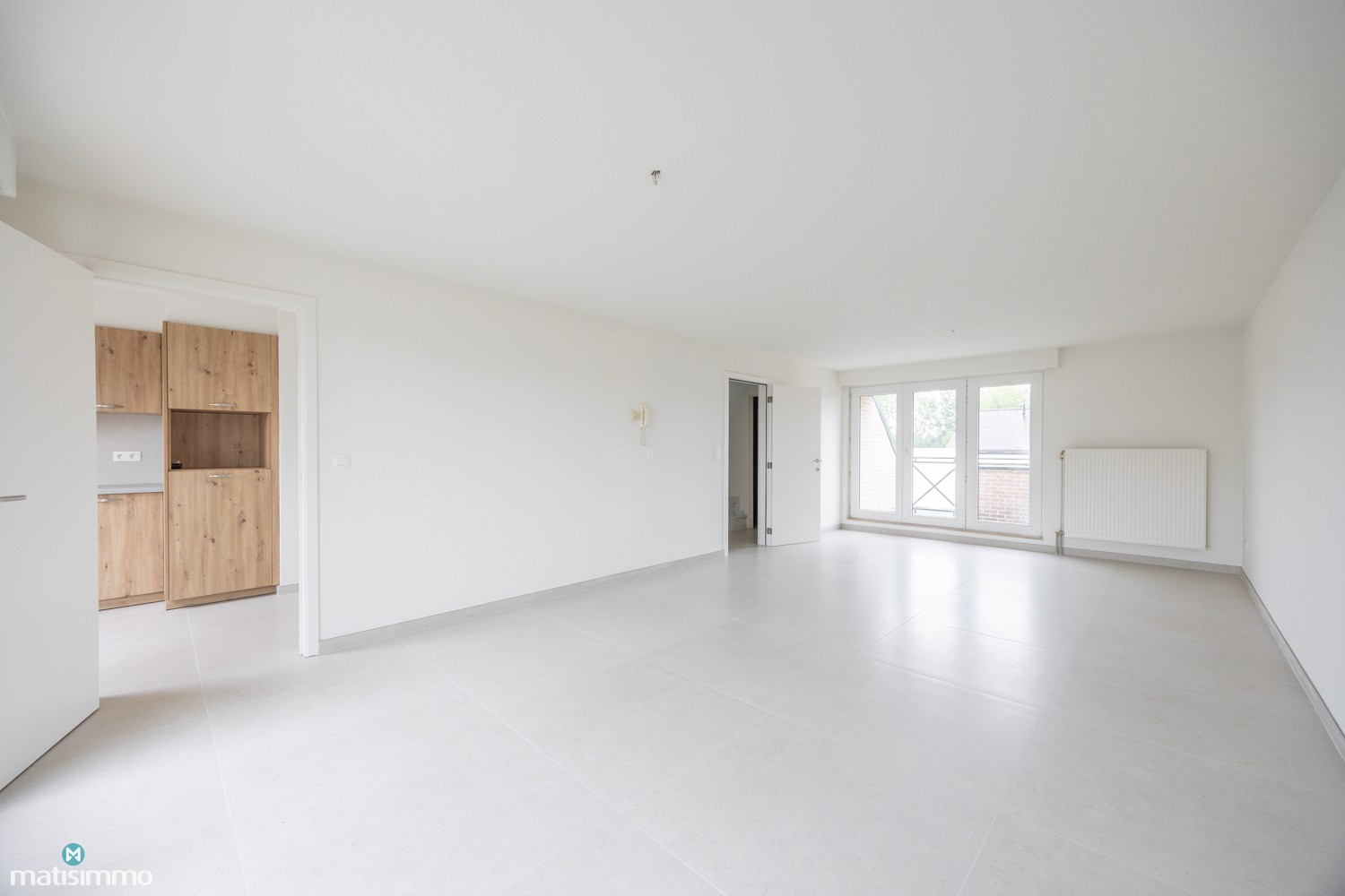 INSTAPKLAAR DUPLEXAPPARTEMENT MET 2 SLAAPKAMERS EN GARAGE NABIJ HET CENTRUM VAN BILZEN - foto 5