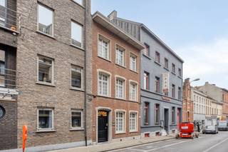 Dit uitstekend onderhouden pand is gelegen in Boom en biedt dankzij de voormalige functie als praktijkwoning een zee aan ruimte en...