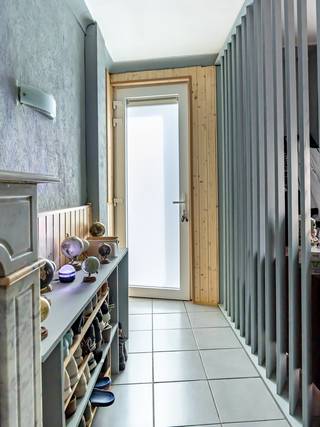 EIGENTIJDS OPGEKNAPTE HOEKWONING & ENERGIEZUINIGE (EPC B !) EENGEZINSWONING MET BUITENRUIMTE EN AUTOSTAANPLAATS. Deze hoekwoning vind je aan...