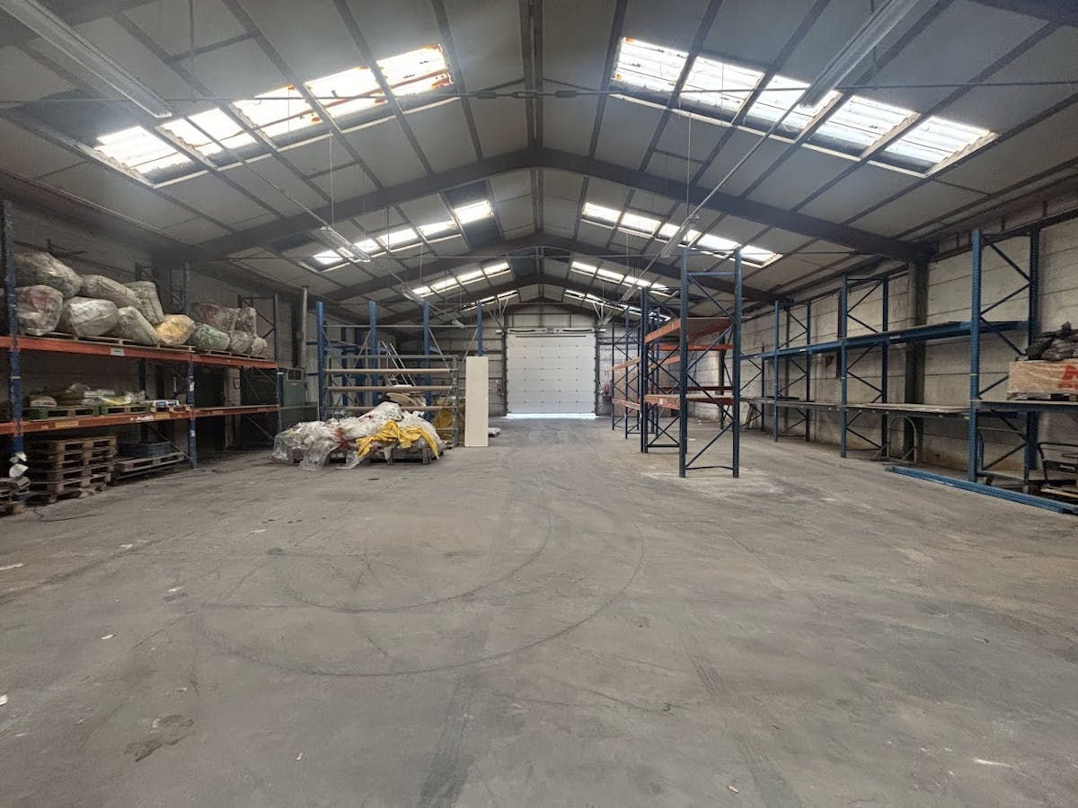 Magazijn met buitenopslag te huur in Moorsele - foto 5