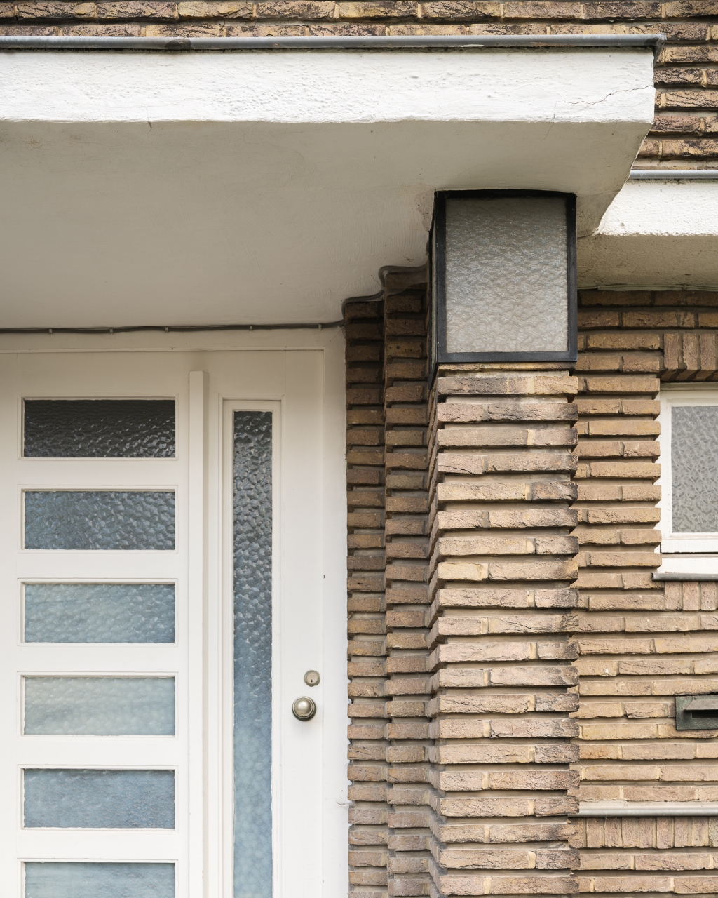 Uitzonderlijk aanbod aan het Miljoenenkwartier - Bijzonder karaktervolle, op te frissen, art-déco woning met fenomenale stadstuin nabij het Paul De Smet de Naeyerpark. - foto 2