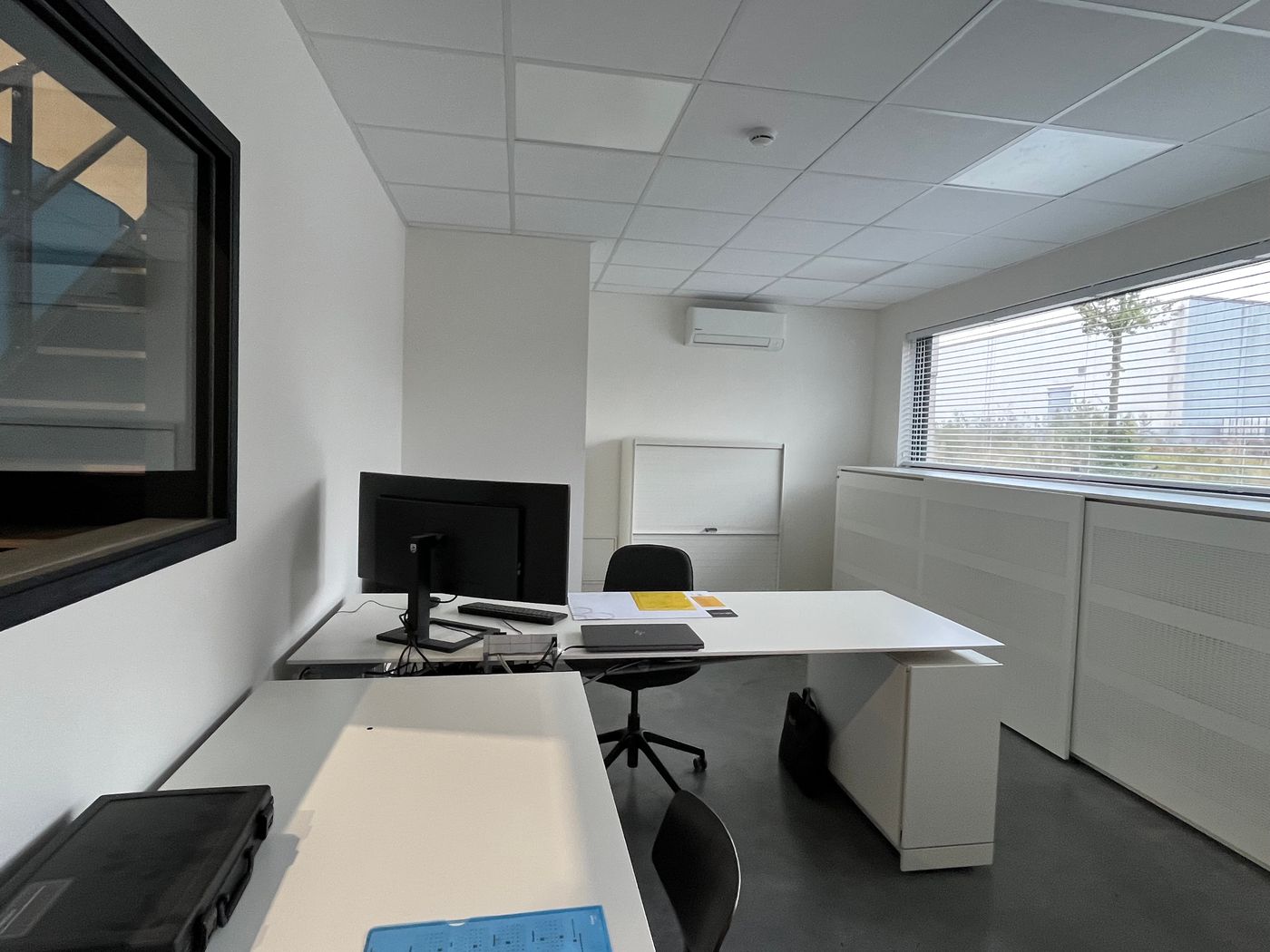 Moderne bedrijfsruimte van 380 m² met magazijn en kantoorruimte - foto 5