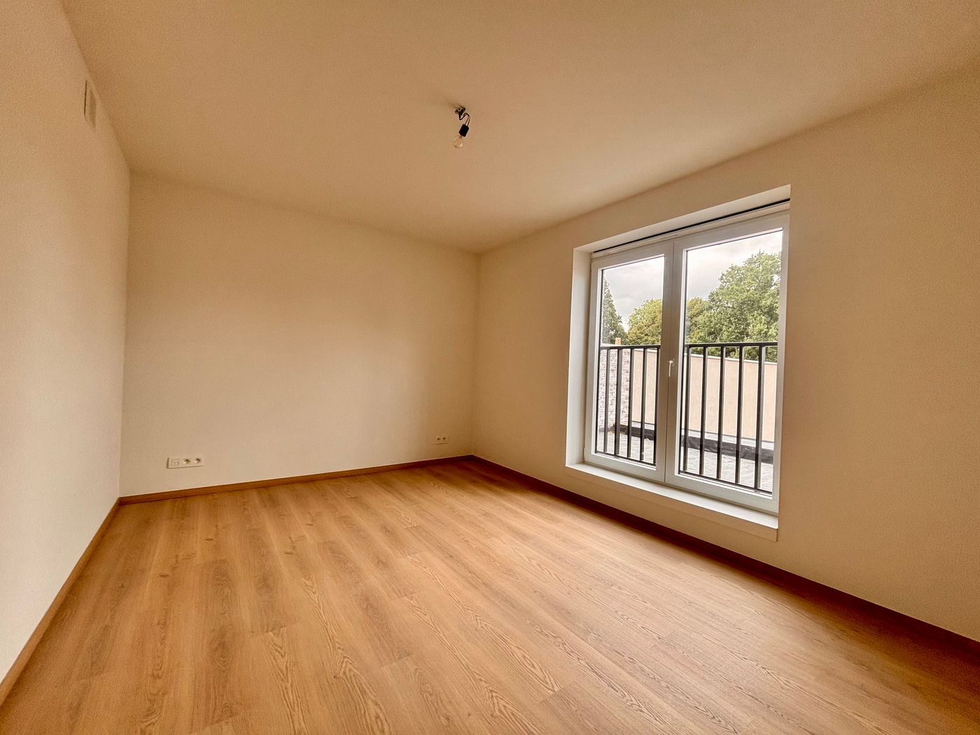 NIEUWBOUWWONING MET 4 SLAAPKAMERS EN GARAGE IN CENTRUM EERNEGEM - foto 5