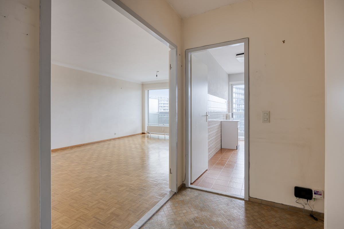 Te renoveren appartement te koop in Berchem - foto 4
