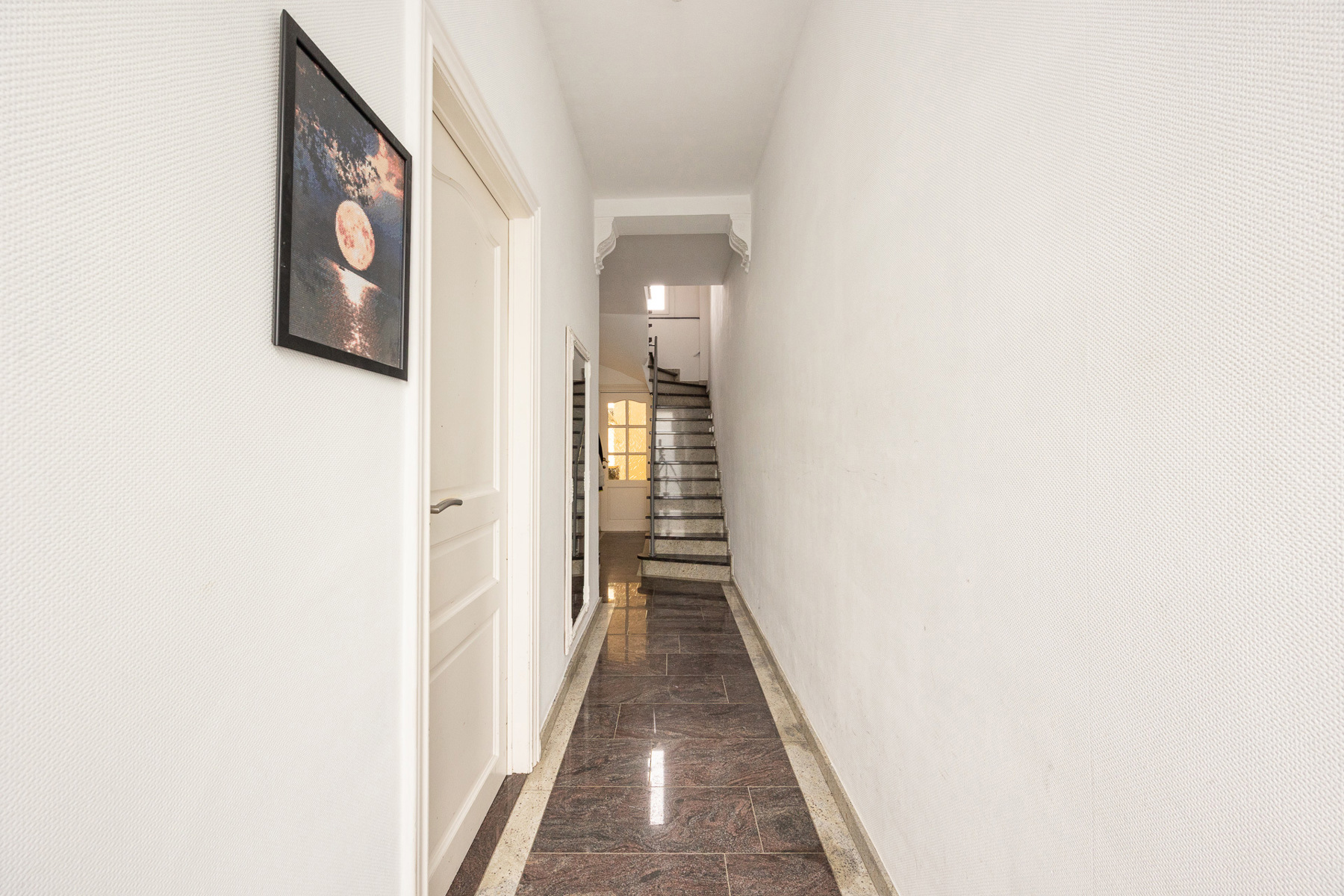 Instapklare gezinswoning met 4 slpk en leuke stadstuin - foto 2