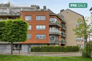 Appartement vendu selon le concept PRE-VENTE. Appartement lumineux d'une chambre (57m²) à vendre dans la résidence « PERMEKE ». L'appartement...