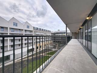 Ce lumineux appartement de 2 chambres à louer est situé au 3ème étage du nouveau développement de la Slachthuislaan et de la Lange Lobroekstraat...