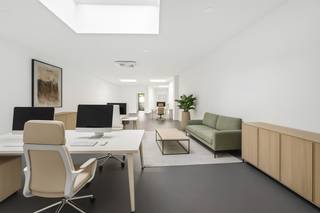 Nieuwbouw handelspand in centrum KapellenGelegen pal in het centrum van Kapellen kan u dit handelsgelijkvloers vinden. Met een groot etalageraam als...