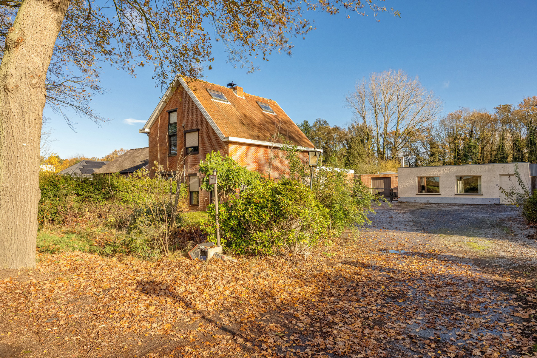 2 Woningen en opslagruimte op ca 2.525m². - foto 1