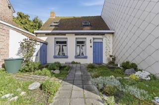 Charmante woning te koop in het dorp Bulskamp (Veurne).Deze woning bevindt zich in de Sint-Bertinusstraat te Bulskamp, een rustige straat in een...