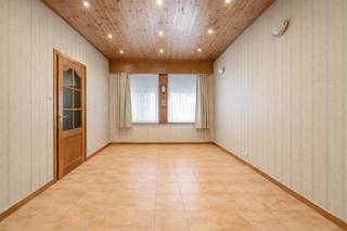 Deze CHARMANTE woning combineert ruimte, comfort en praktische voorzieningen.INDELING: Binnen vind je een lichtrijke, ruime woonkamer, een verzorgde...