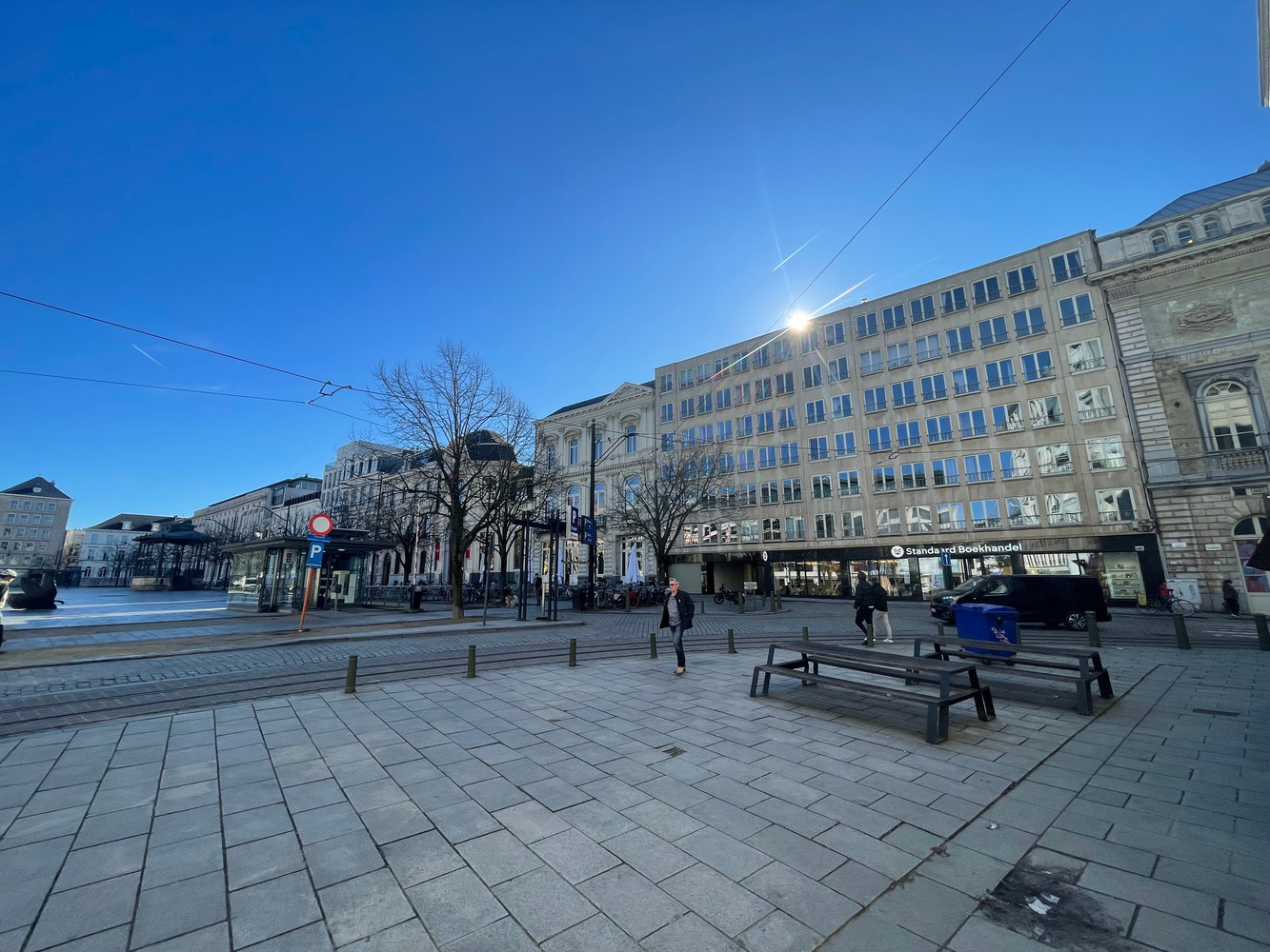 Instapklaar appartement met 3 slaapkamers en een zonnig terras in hartje Gent op de Kouter. - foto 2
