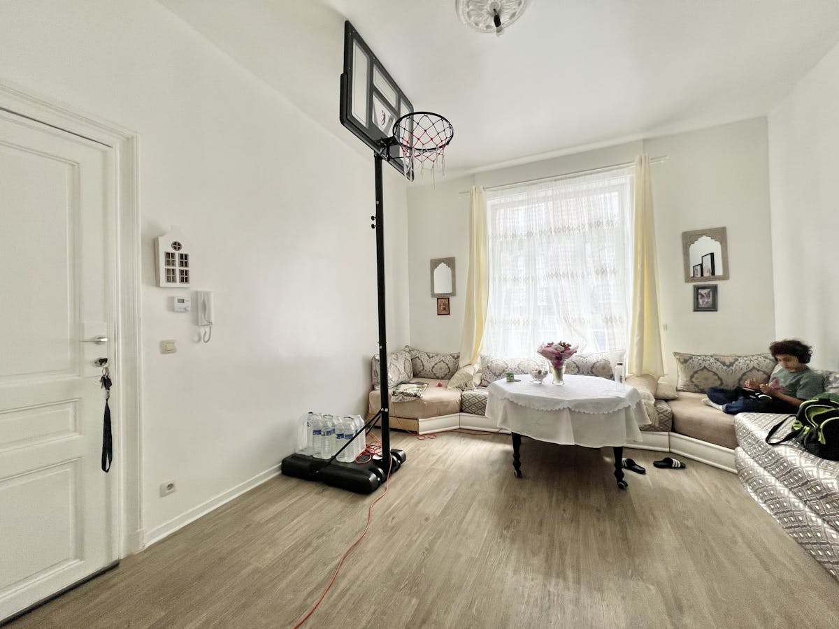 Maison de Rapport Proche Place Saint-Antoine - photo 4