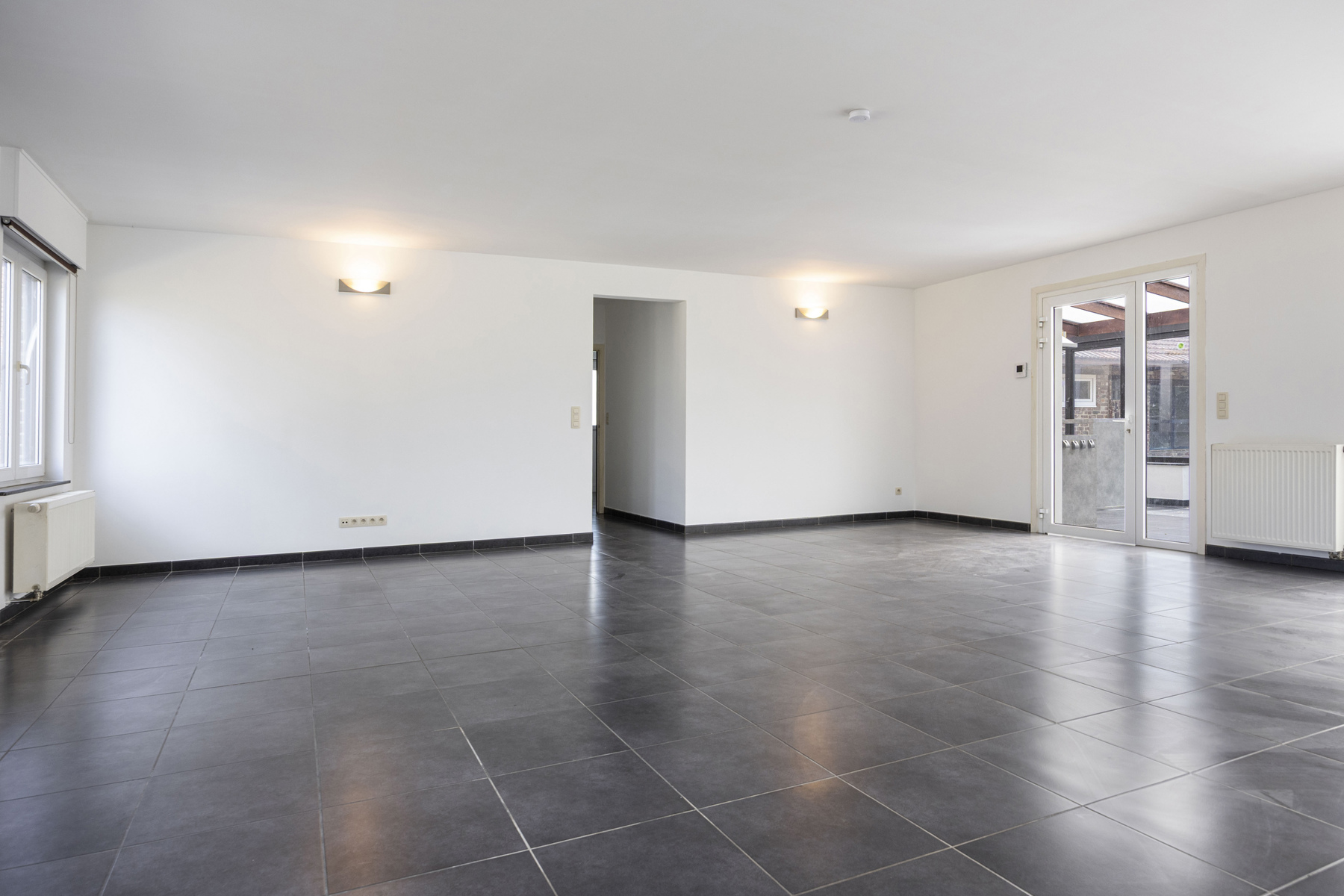 Uitzonderlijk ruime woning in landelijke omgeving - foto 4