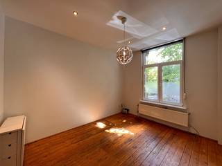TOPLIGGING !!Leuk en licht appartement op planchévloeren gelegen op het ZUID, nabij museum van schone kunsten, winkels, openb. vervoer...Indeling :...