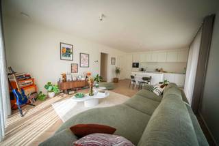 In een rustige, recente verkaveling vlak bij het centrum van Hoogstraten vind je dit modern energiezuinige nieuwbouwappartement op het...