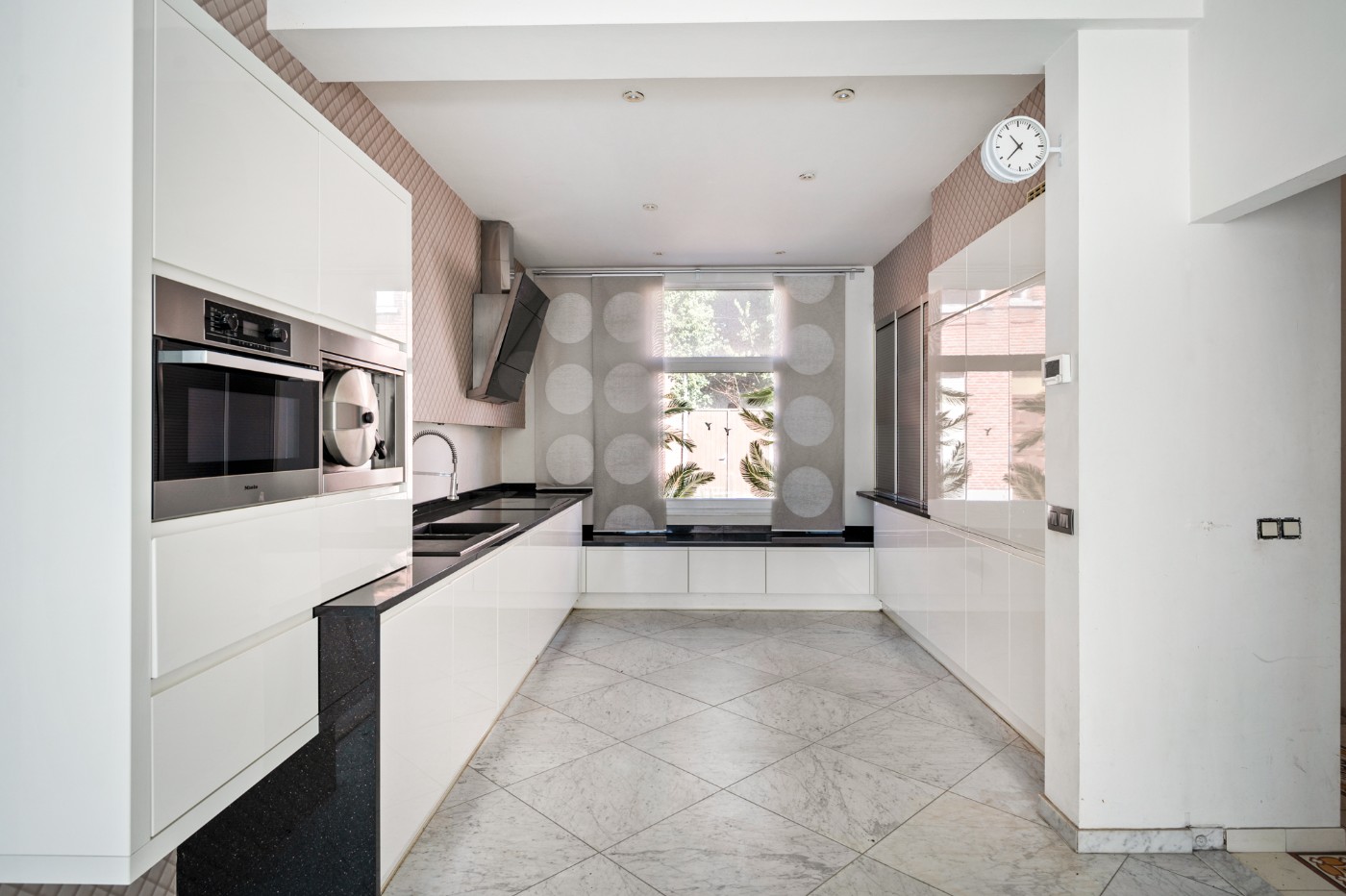 Verrassend ruime, charmante woning met 3 à 4 slpk. in centrum Ekeren - foto 4