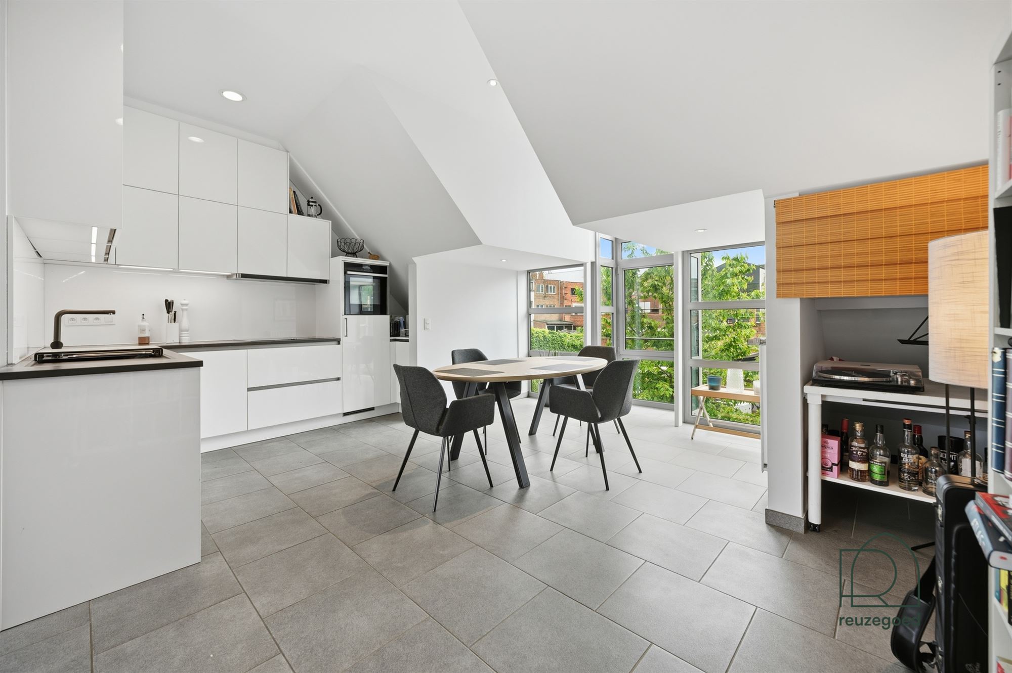 Parel van een triplex (2-3 slaapkamers) in hartje Mechelen! - foto 4