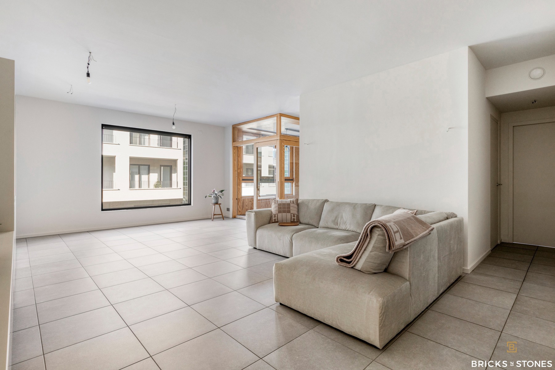 Appartement met 2 slaapkamers en parking in Caddixwijk - foto 2