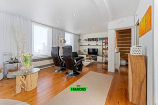 Ontdek dit prachtig pand met veel mogelijkheden in de Statiestraat 147 te Lichtervelde.Met een royale oppervlakte van 467 m² die twee appartementen...