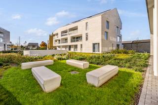 Nieuwbouwproject ‘Elegant Wonen’ biedt een aangename woonomgeving met een centrale binnentuin, in het bruisende Sint-Truiden. In dit nieuwbouwproject in afwerkingsfase hebben we nog enkele prachtige appartementen te koop! Appartement I101 bijvoorbeeld heeft een bewoonbare oppervlakte van 111m2, beschikt over 3 slaapkamers en heeft een aangenaam terras.<br /><br />Ook dit nieuwbouwappartement beschikt over een eigen warmtepomp en PV-panelen om zo uw energiefactuur tot een minimum te beperken. Een groot pluspunt als toekomstige woonst of duurzame en kwalitatieve investering!<br /><br />Voor meer informatie ontvangen we u graag ter plaatse of bij ons op kantoor om dit prachtige project tot in de puntjes toe te lichten. Bel nu Elien Mombaerts op het nummer 0470/38.21.30.