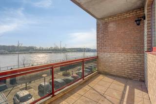 Lichtelijk appartement in Boom met 2 slaapkamers en uniek zicht op het water, binnen de verzorgde Residentie De Veerdam.Bent u op zoek naar een...