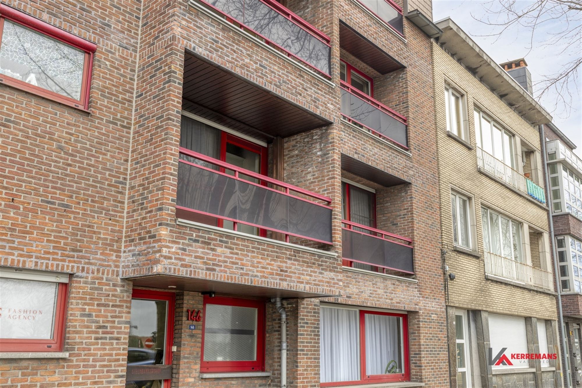 Instapklaar appartement met 3 slaapkamers en garage. - foto 1