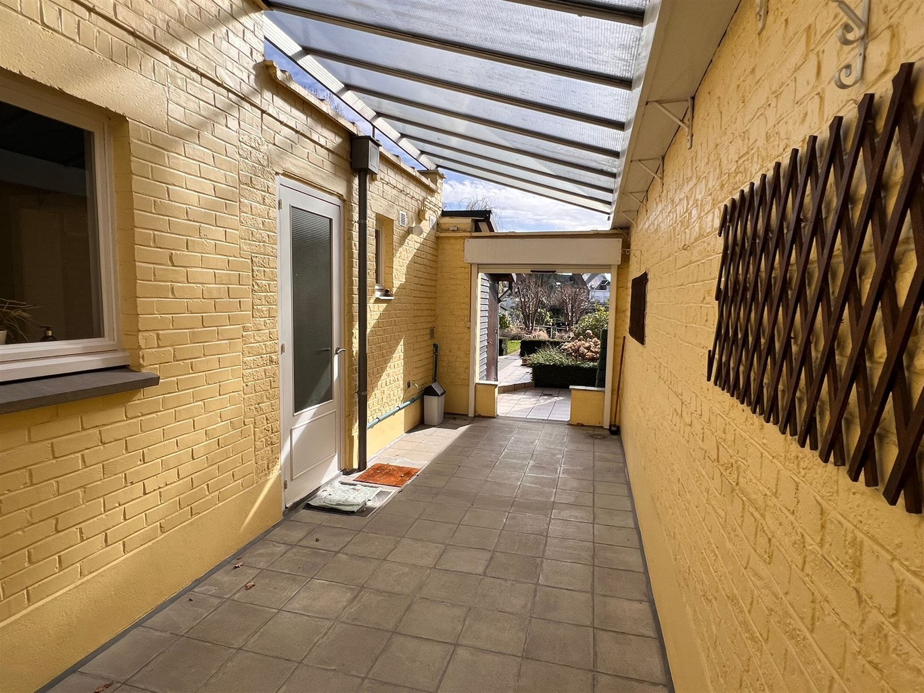 Gezellige woning met 3 slaapkamers, mooie tuin en zolder met mogelijkheden - foto 4