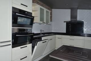 Deze vrijstaande, op te frissen woning is gelegen op een ruim perceel in het Wilder woonbos, waar permanente bewoning is toegestaan. De indeling...