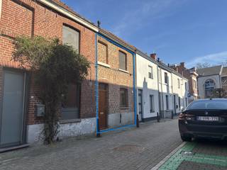 Op zoek naar een gezellige rijwoning die rustig gelegen is, maar toch vlakbij het bruisende centrum van Leuven? Dan ben je aan het juiste adres!Deze...