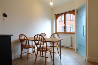 WONDELGEM- Spoorwegstraat 65: Op zoek naar een rijwoning met terras te huur in Wondelgem? Dan is dit pand mogelijk iets voor u. De belangrijkste...