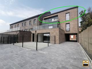 Recent appartement met 3 slaapkamers en zonnepanelen (5)!Het appartement is gelegen in het centrum van Borgloonen heeft een zuid georiënteerd...