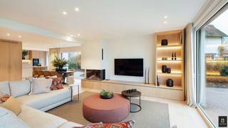 Luxueuze alleenstaande villa met 5 slaapkamers, op een rustige ligging in Knokke, waar comfort, ruimte en hoogwaardige afwerking samenkomen. De...