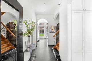 Are you looking for a characterful townhouse in a prime location in the center of Lier? Then this is your opportunity. This beautifully renovated...