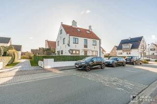 Le long de la magnifique Acacialaan se trouve cette villa individuelle à vendre, située à quelques minutes de la digue et à proximité du...