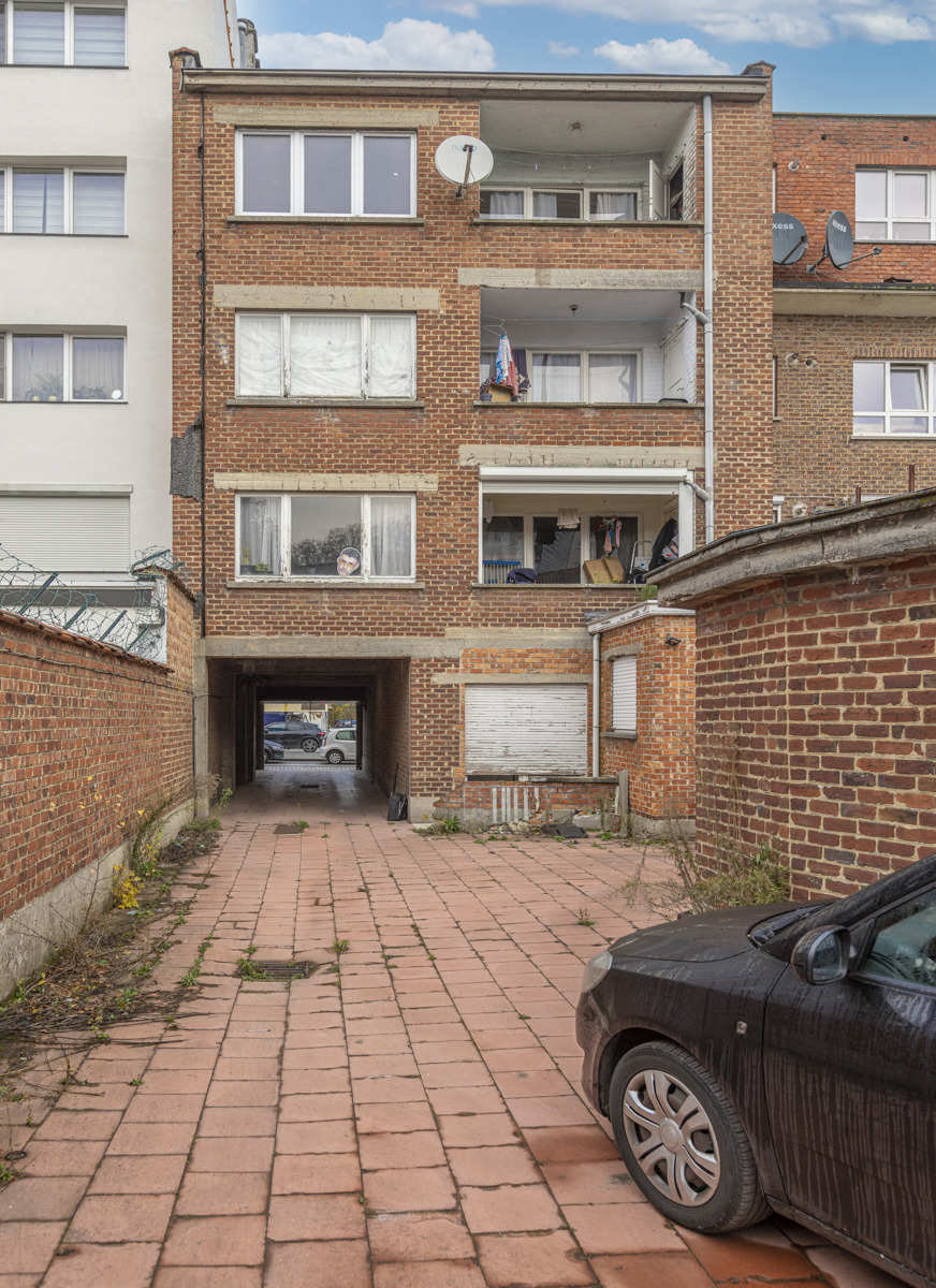 Opbrengsteigendom met 4 appartementen en 4 garageboxen - foto 2
