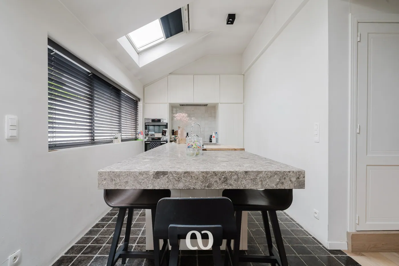 Instapklare woning met tuin en bijgebouw in het centrum van Kruishoutem - foto 4