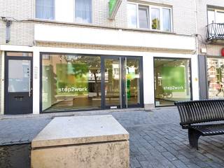 Handelspand/kantoor gelegen op een topligging in het centrum. Dit pand beschikt over een brede etalage en ligt in de druk bezochte...