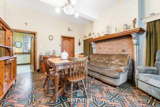 Voor meer info en foto’s, surf naar www.swevers.be – Bent u op zoek naar een authentieke boerderijwoning met veel potentieel? Deze open bebouwing...