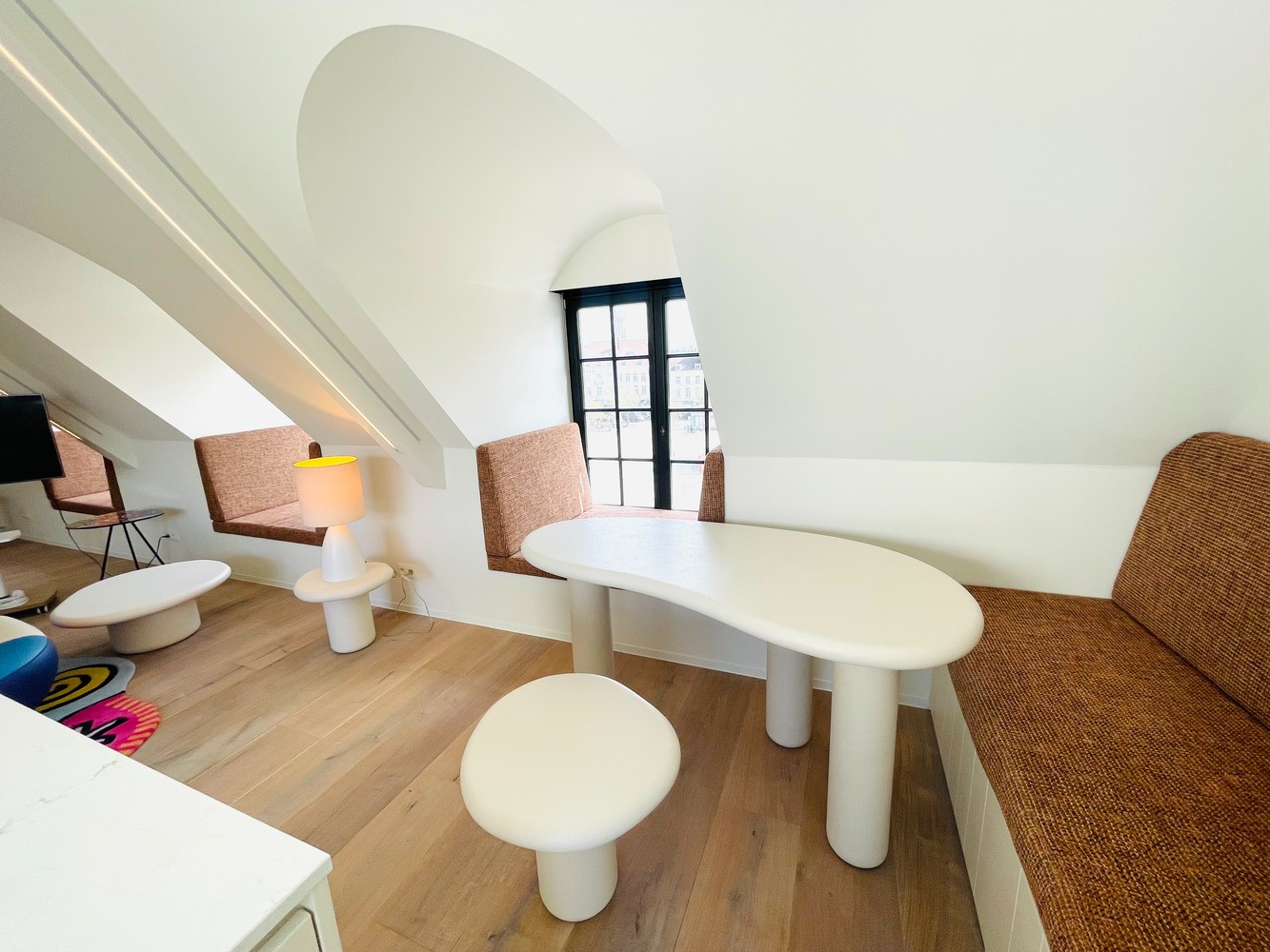 Brugge centrum, op 'Zand EXCLUSIEF GEMEUBELD APPARTEMENT MET ZONNETERRAS     ALLES GLOEDNIEUW     TOPKWALITEIT - foto 2