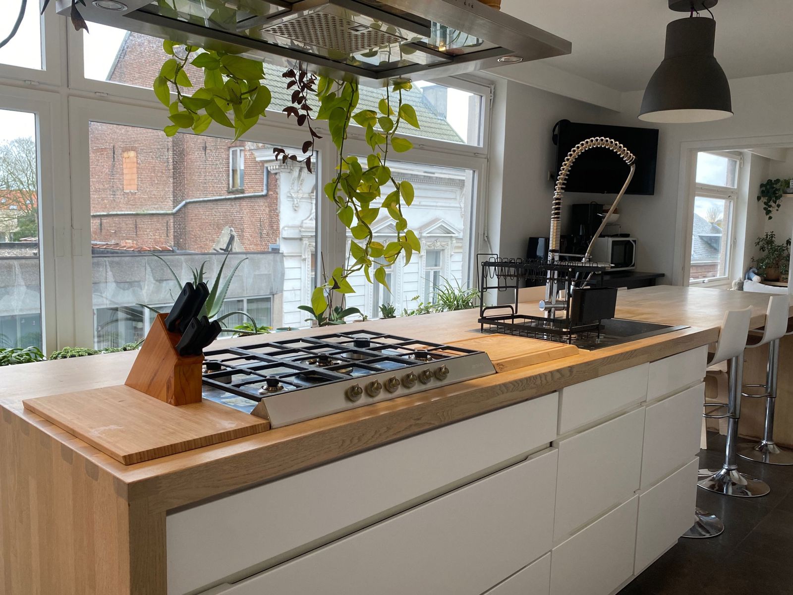 Ruim en lichtrijk appartement met garage in centrum Lokeren - foto 4