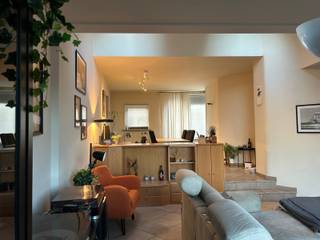 Dit aangename duplex appartement combineert ruimte en comfort, en is volledig instapklaar voor wie op zoek is naar praktisch en zorgeloos...