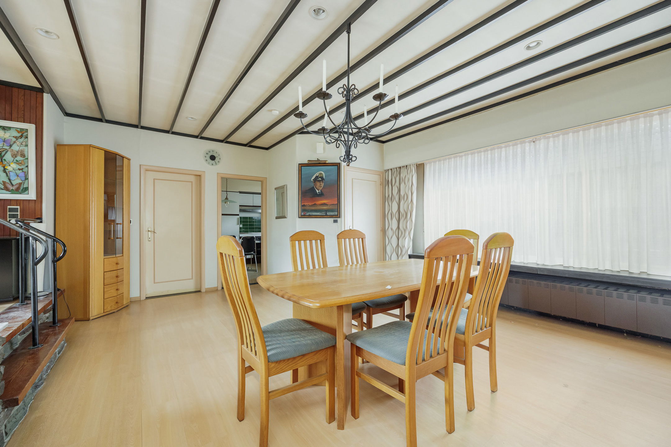 Charmante, te renoveren dorpswoning met 3 slaapkamers, garage en tuin in het dorp van Halle. - foto 4