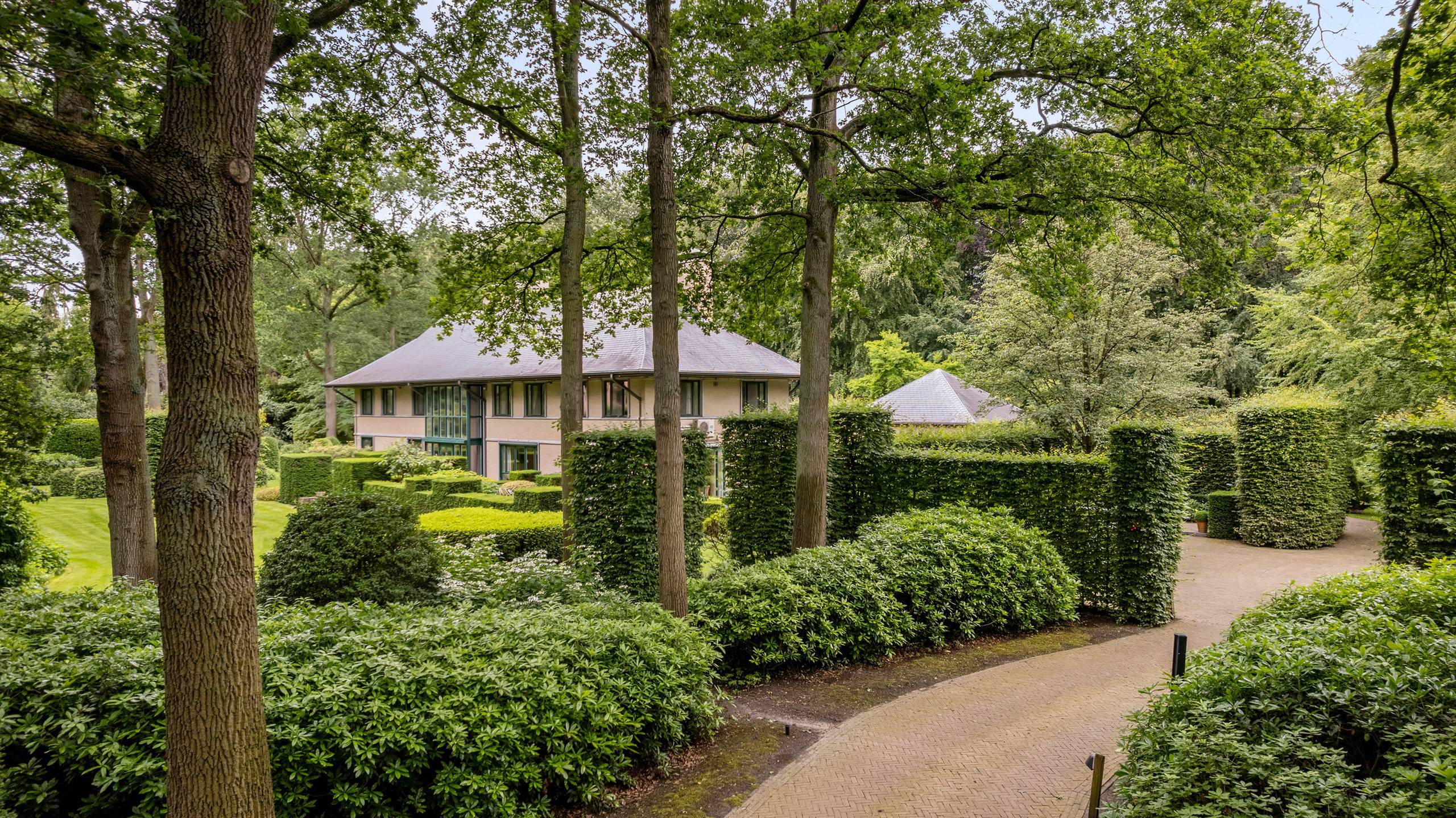 Exclusieve villa met parktuin in Vriesdonk en binnenzwembad, op ca. 6.411 m² - foto 4