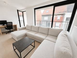 Lichtrijke app met 2 slaapkamers op een gunstige ligging in Roeselare op  1ste verdiep met lift. Uitstekende EPC ( energiezuinig wonen) Indeling :...
