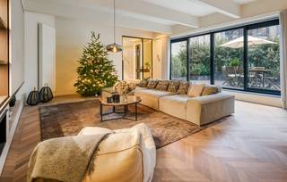 In een charmante zijstraat van de iconische Marnixplaats, verscholen in alle rust maar op wandelafstand van het bruisende stadsleven, bevindt zich...