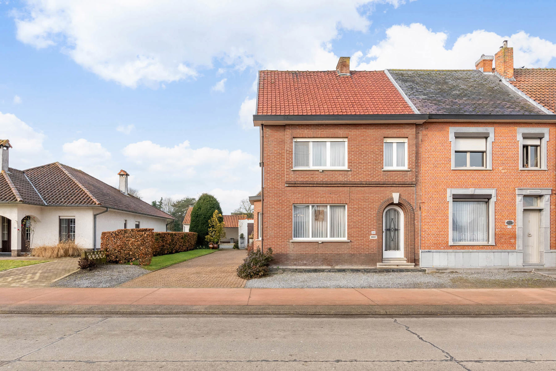 Te renoveren HOB op 4a90ca met 120m² garage/werkplaats - foto 1