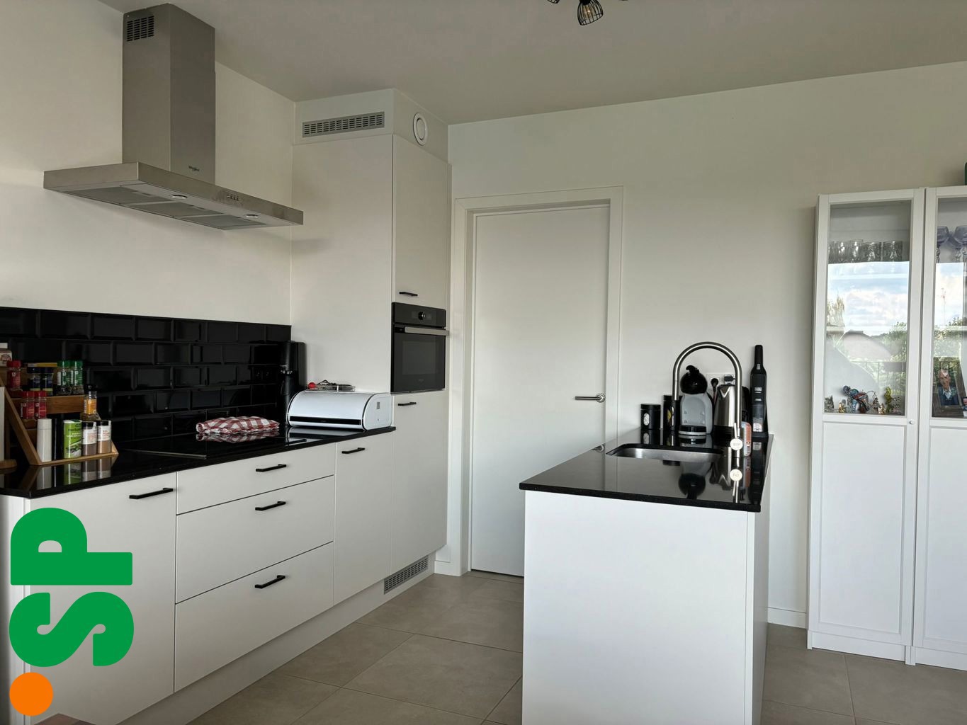 Modern appartement met 2 slaapkamers, terras, kelderberging en autostaanplaats nabij het centrum van Dessel.  - foto 4