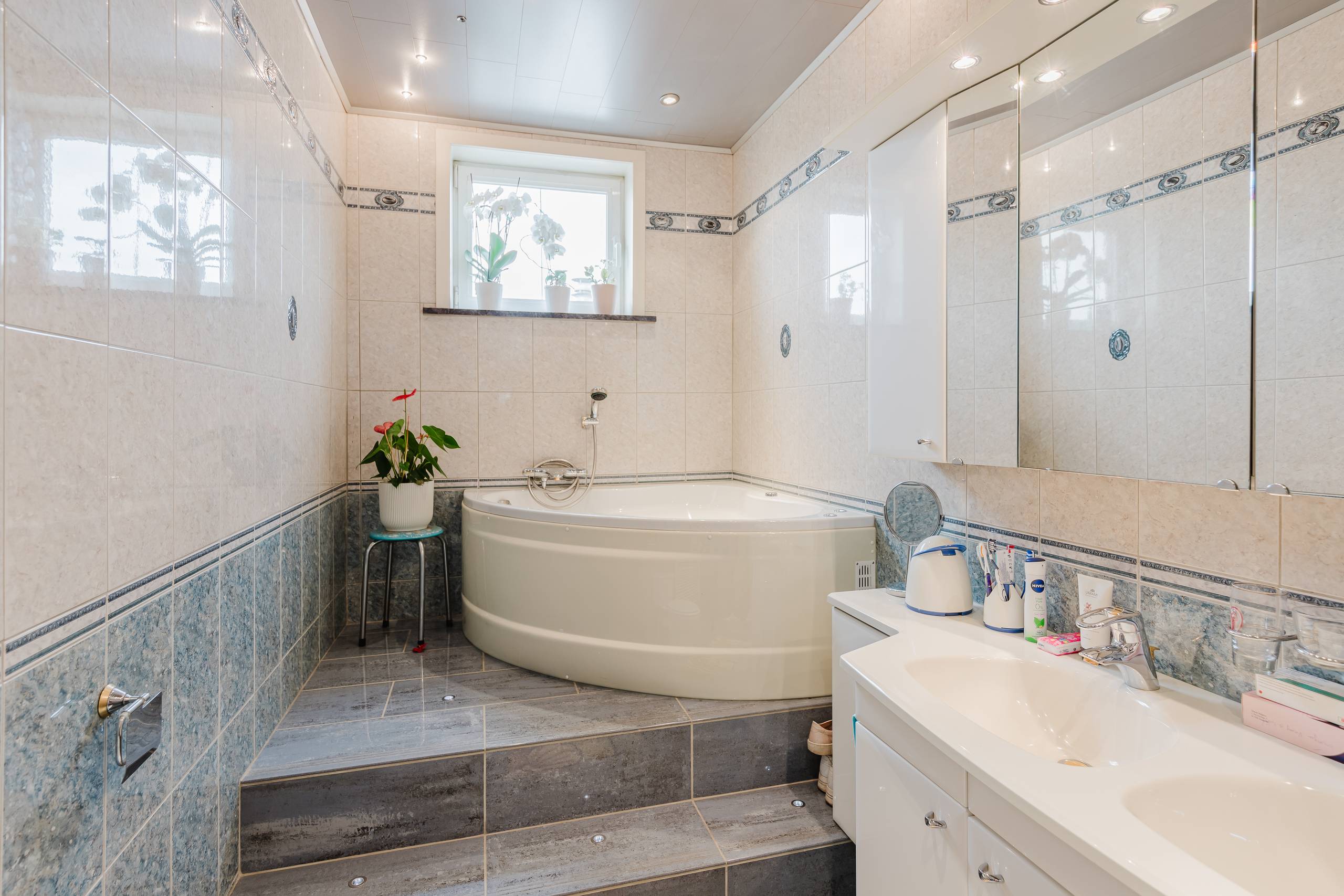 WONING MET HANDELSGELIJKVLOERS IN BOEKHOUTE - foto 5