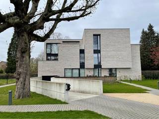 Te huur: Nieuwbouw 2-slaapkamer appartement (96 m2) inclusief staanplaats, grote bergruimte en fietsenbergingGelegen op de eerste verdieping met...